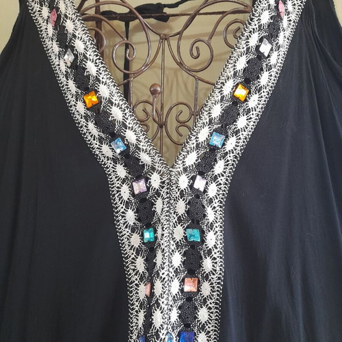 OFF-SHOULDER KAFTAN WITH LACE AND ITALIAN STONES