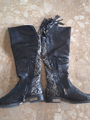 Migato black leopard boots size 40, new with heel detail
