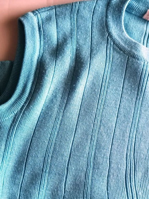 Sleeveless women's top made in Italy like new, size M, blue