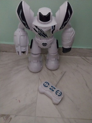 Silverlit Yoco Robo Blast robot used with LED eyes and remote control