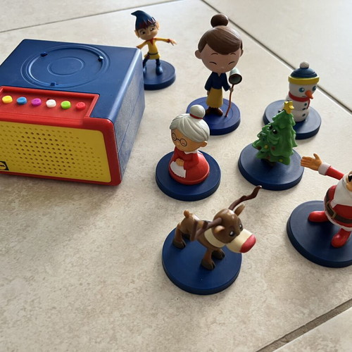StoryLand Lidl speaker with 6 collectible figures