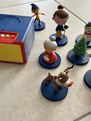 StoryLand Lidl speaker with 6 collectible figures