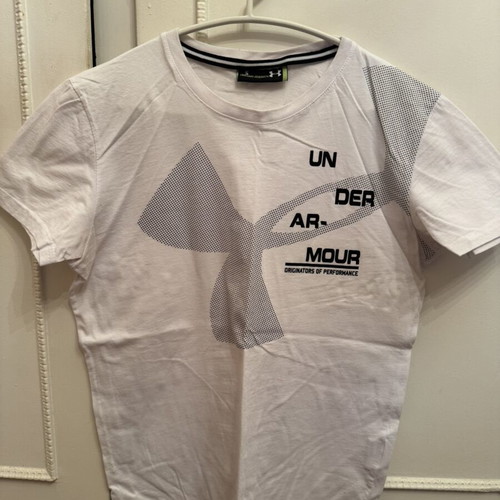Under Armour shirt size S like new, white