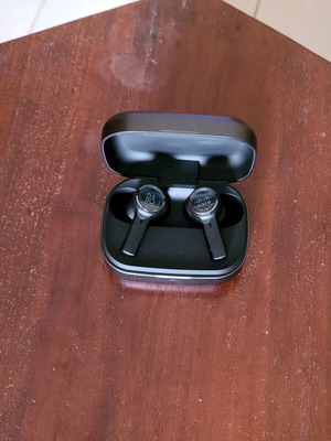 Безжични слушалки Bang Olufsen (BO)