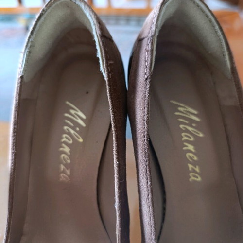 Milaneza brown leather pumps like new, size 37