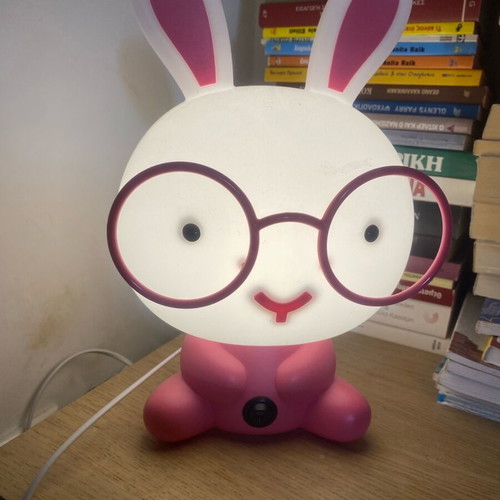 Children's table lamp bunny like new