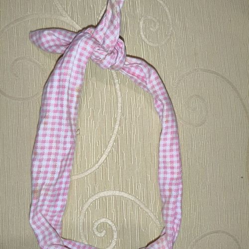 Adjustable Hairband used, pink and white checkered