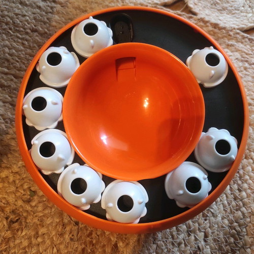 Slow feeder for cats like new