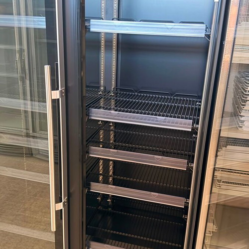 Refrigerated Display Case 800L New, 117x68x200 cm, Fan Cooling