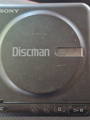 Sony D2 Discman CD player