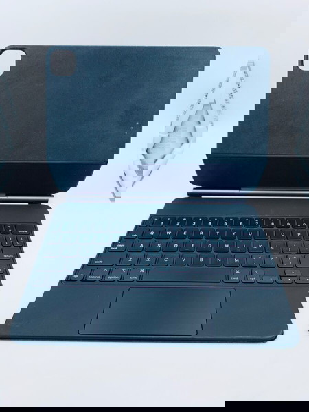 Apple Magic Keyboard iPad 11 Black US English Used Grade A N611