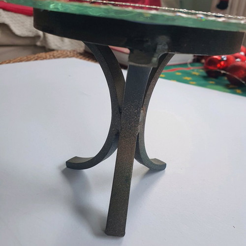 Mini decorative table like new with mirror and bronze legs
