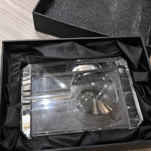 Crystal ashtray new, suitable for office