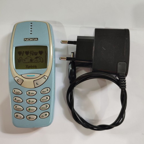 Nokia 3310 Classic Phone Turquoise used with charger and battery