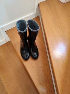 Galotses size 37 used, black with grey details and low heel