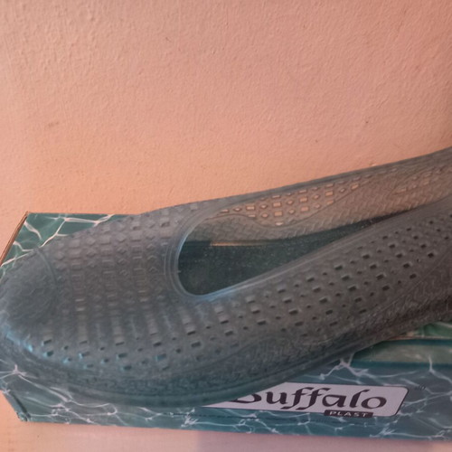Buffalo beach shoes size 35, grey