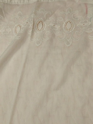 Curtain with embroidery, 2 panels, 120 x 100 cm, like new