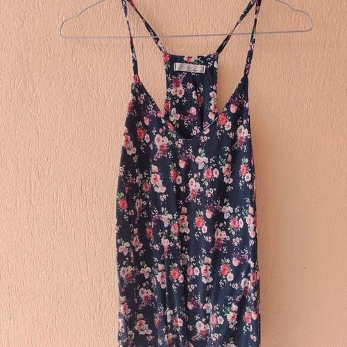 Floral top with straps 100% viscose like new, black multicolor