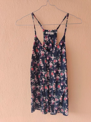 Floral top with straps 100% viscose like new, black multicolor