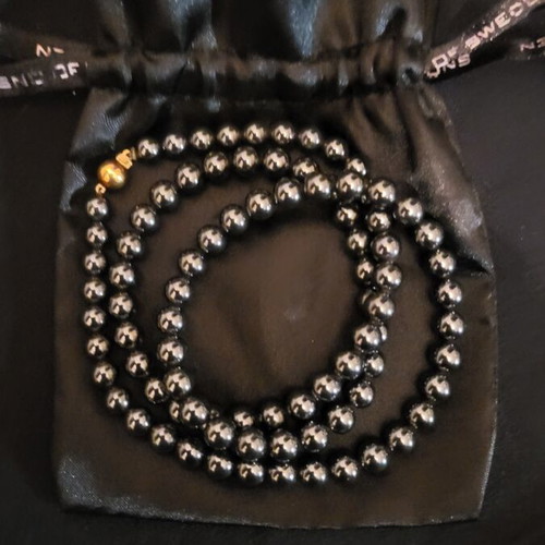Hematite necklace with 14k gold clasp, 68.5cm