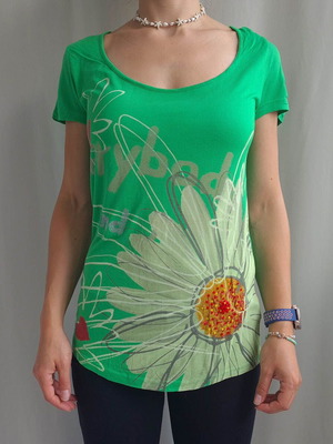 Desigual women's green T-shirt size L used with embroidery, sequins, beads