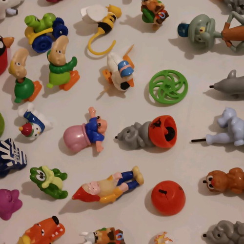 Figures used, single piece