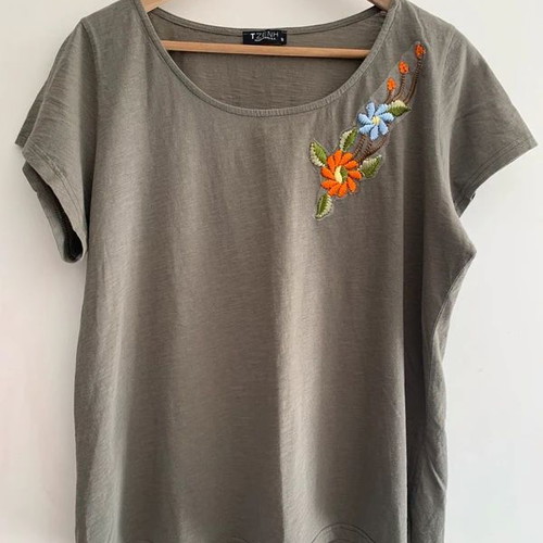Vintage XXL top with embroidery