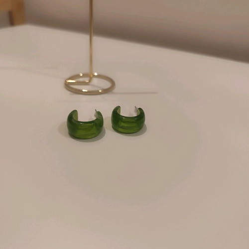 Earrings modern and impressive green new