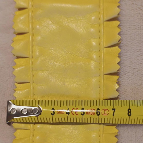 Wide belt with ring in soft yellow, like new
