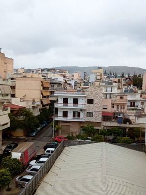 Ρετιρέ διαμέρισμα 72 τ.μ. στη Νίκαια, μερικώς ανακαινισμένο, επιπλωμένο