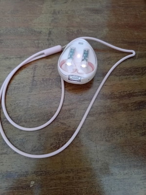 Bluetooth earbuds used