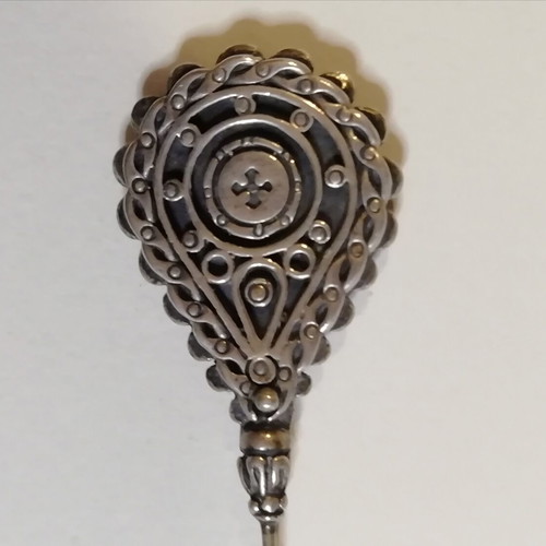 Silver pin like new, detailed design for ties or scarves
