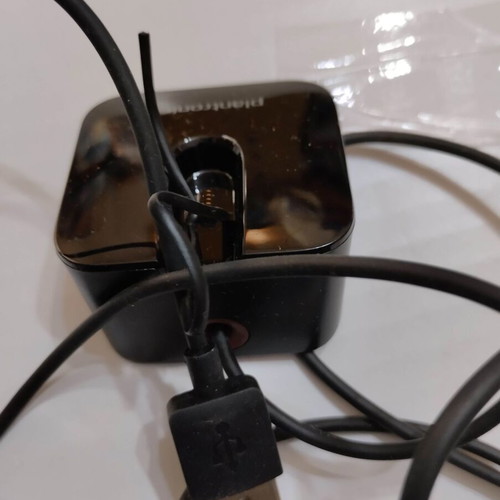 Plantronics Voyager Legend UC headset like new with charging case and accessories