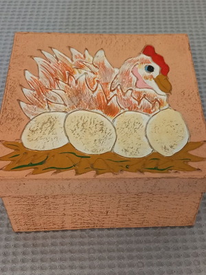 Easter box with embossed design like new
