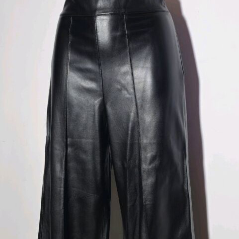 Zara pants made of quality faux leather new with tag, size XS/S