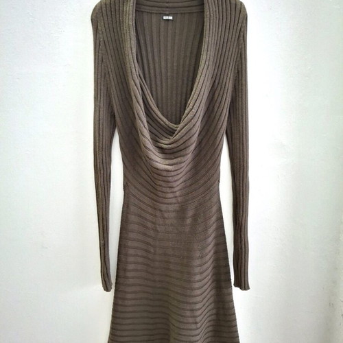 Killer Loop brown off shoulder dress like new, size M