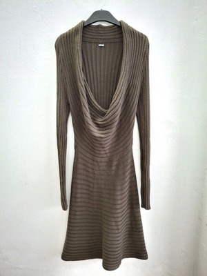 Killer Loop brown off shoulder dress like new, size M