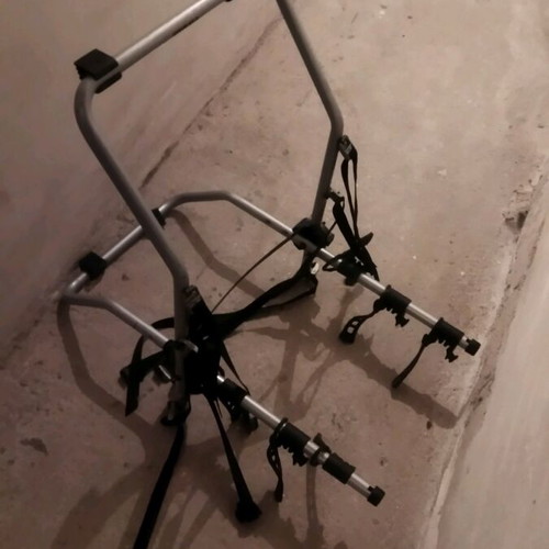 Thule bike rack for 3 bikes used