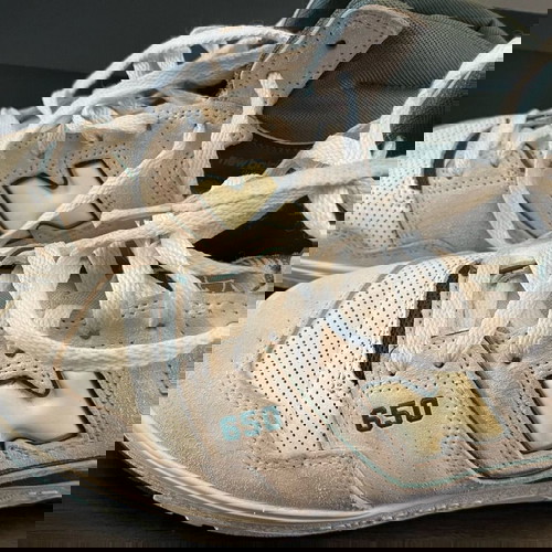 New Balance 650 athletic shoes like new, size 40, green