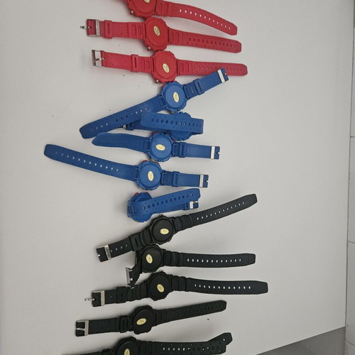 Wristwatches like new, set of 15, multicolor