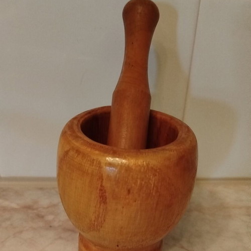Handmade olive wood mortar and pestle like new, 10 cm height