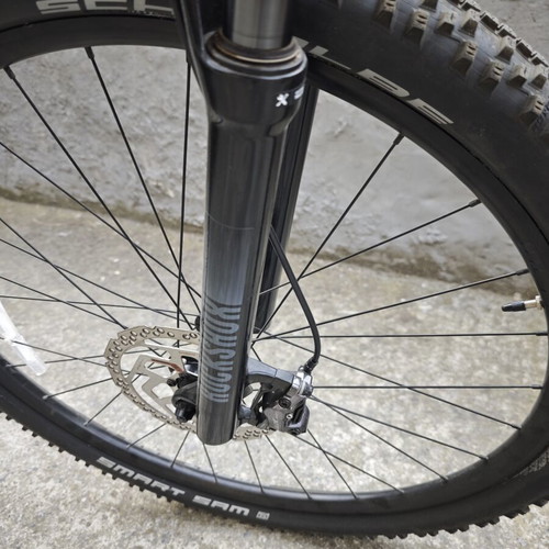 Trek Marlin 8 mountain bike, SRAM drivetrain, Deore brakes, RockShox suspension, XL