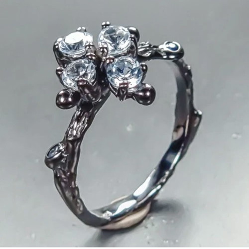 Unique 925 silver ring with blue topaz size 7 new
