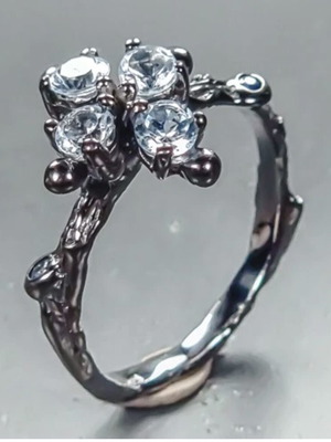 Unique 925 silver ring with blue topaz size 7 new