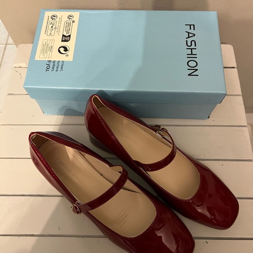 Heels like new in excellent condition, size 39