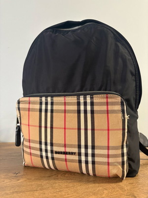 Burberry унисекс раница като нова, черна и бежова с кожени детайли