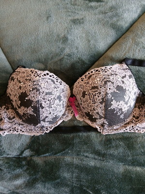 Victoria Secret bra like new, multicolored