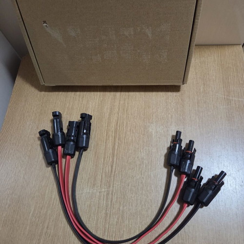 Solar Cable Extension Set 6 mm² Red and Black with Dual-Sided Mounting