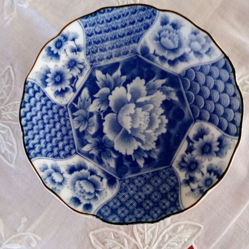 Vintage porcelain trinket dish Delft style blue white with gold stripe used