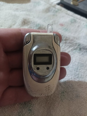 Lighter used, mobile phone shaped